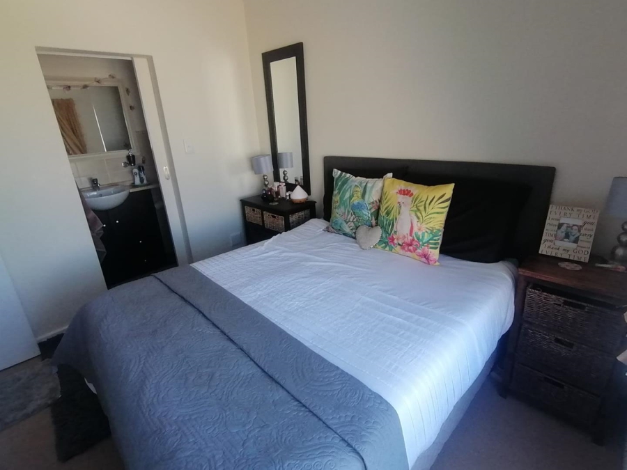 2 Bedroom Property for Sale in Muizenberg Western Cape